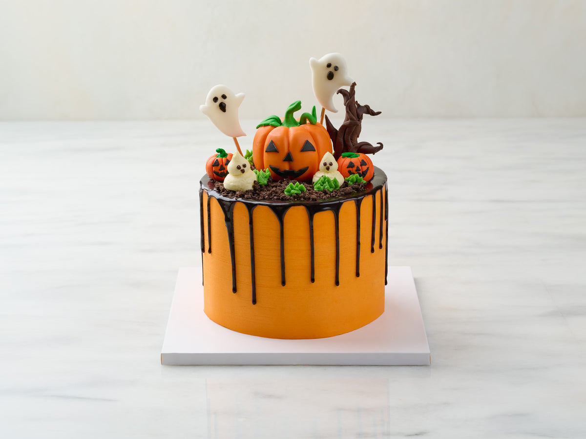 Ghosts N' Pumpkins Cake