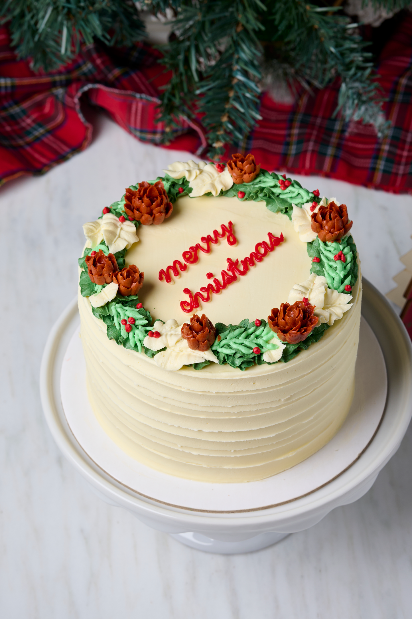 Buttercream Wreath Cake 1