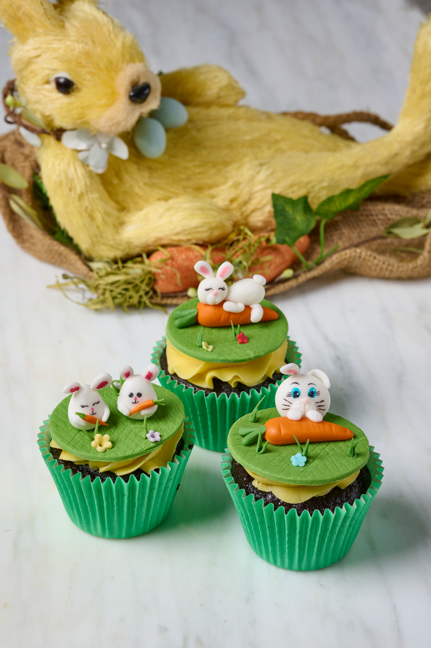 Fondant Topper Easter Cupcakes