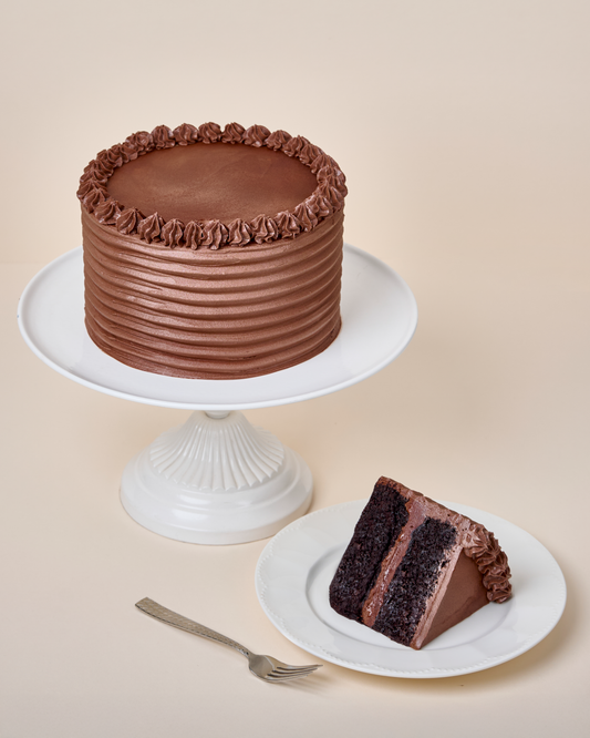 Pastel triple de chocolate y dulce de azúcar