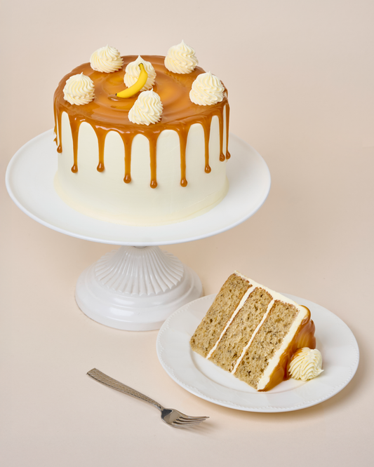 Pastel de plátano y mono con trozos