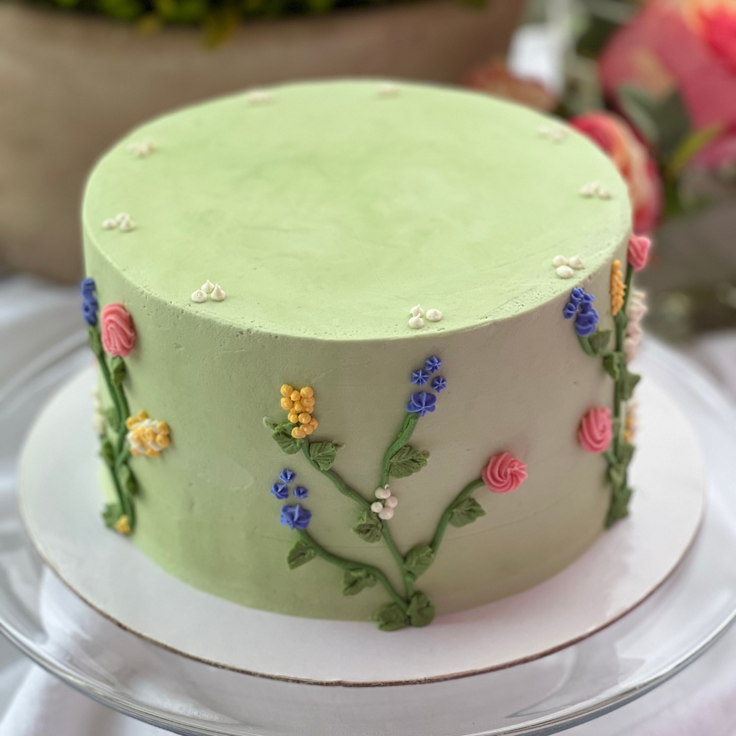 Gâteau décoré de fleurs